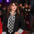 O conselho que Penélope Cruz, aos 52 anos, deu a diretor espanhol premiado em Cannes para ter uma carreira duradoura: 'Continuem sendo boas pessoas, isso é a única coisa que vocês precisam ter em mente'