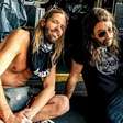 Dave Grohl recorda chegada do "melhor amigo" Taylor Hawkins ao Foo Fighters