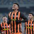 Alisson Santana brilha, e Shakhtar vence com dois golaços do brasileiro