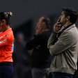 Abel critica o gramado da Vila e lamenta chances perdidas
