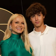 Eliana recebe filho de 14 anos na Globo e altura do adolescente chama a atenção
