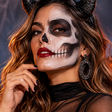 Maquiagem para Halloween 2026: 20 fotos para inspirar e + um raio-x com as melhores dicas de especialistas, da pele com alta fixação aos penteados de impacto