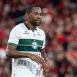 Tinga celebra gol e dedica vitória do Coritiba a ex-técnico: "Grupo todo estava devendo"