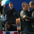 Obama fala de seus cabelos grisalhos em comício com Springsteen
