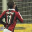 Milan abre 3 a 0 com gol irregular de Pazzini; veja