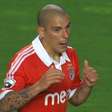 Benfica empata o jogo com golaço de Maxi Pereira; veja