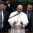Papa faz curto discurso e abençoa fiéis no Rio de Janeiro