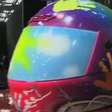 Exposição de capacetes estilizados prestam homenagem a Senna