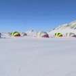 'Hotel' na Antártica atrai centenas de turistas e aventureiros