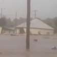 Tempestade arrasta até casas na Austrália