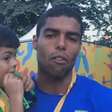 Brasileiro comemora vaga do hóquei com filho em Toronto
