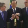 Ban Ki-moon recebe a tocha olímpica na sede da ONU