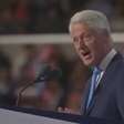 Bill Clinton relembra sua história com Hillary em discurso