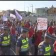 Manifestantes protestam contra Temer em frente ao Itaquerão