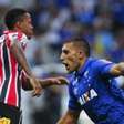 Cruzeiro vence e deixa pressão para o São Paulo