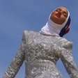 Ex-refugiada é primeira supermodelo do mundo que usa hijab