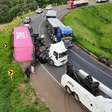 Carreta tomba na BR 373 em Candói