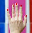 O efeito caviar pode ser usado em todas as unhas ou em apenas uma, no estilo 'filha única'  Foto: Bruno Santos/Terra