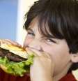 Estudo mostrou que as crianças com dietas repletas de refeições prontas alcançaram pelo menos dois pontos a menos em testes de inteligência do que as demais  Foto: Getty Images 