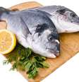 Quando comparado às outras carnes - boi, frango e porco - os peixes são considerados mais saudáveis por serem fontes de proteínas de alto valor biológico e com gorduras do bem, as chamadas gorduras monoinsaturadas, como, por exemplo, o ômega 3. Segundo a nutricionista funcional Christiane Vitola, o ômega 3 é uma gordura que ajuda a diminuir o colesterol ruim, é anti-inflamatório e antioxidante,além de ajudar a prevenir doenças, principalmente as cardiovasculares.   Foto: Shutterstock
