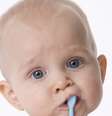 48% das mães que participaram da pesquisa preferiram o Oral Wipes para a limpeza bucal do bebê  Foto: Shutterstock