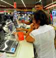<p>Tradicional no EUA, dia de descontos ganha força a cada ano no Brasil</p>  Foto: Edson Lopes Júnior / Terra