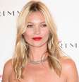Considerada uma das modelos mais bonitas do mundo, Kate Moss continua com o mesmo sexy appel e beleza do início da sua carreira na década de 90<br /><br />  Foto: Shutterstock
