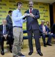 <p>O então ministro da Educação, Aloizio Mercadante, lançou o programa Inglês sem Fronteiras em 2012</p>  Foto: Marcello Casal Jr