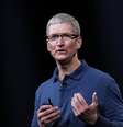 <p>No lugar de Jobs, Tim Cook, novo CEO da Apple, ainda não lançou um produto revolucionário na companhia</p>  Foto: Robert Galbraith / Reuters