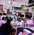 <p>Consumidores aproveitam liquida&ccedil;&atilde;o da&nbsp;Magazine Luiza</p>  Foto: Fernando Borges / Terra