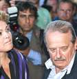 No domingo, Dilma chorou ao visitar o local onde os corpos eram reconhecidos por familiares  Foto: Futura Press