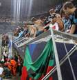 Colocação de cadeiras na arquibancada da Arena Grêmio reduziria a capacidade em 4 mil lugares  Foto: AFP