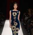Estilista veterana apostou em modelos longos  Foto: Getty Images 