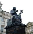 Estátua de Nicolau Copérnico na Varsóvia  Foto: Marek and Ewa Wojciechowscy/Wikimedia Commons / Divulgação