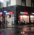 <p>Fachada da GameStop, principal loja de varejo de games dos EUA, na esquina da Broadway com a Rua 33, em Nova York</p>  Foto: Rafael Machtura / Terra