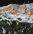Rojão que matou jovem boliviano teria sido disparado da torcida do Corinthians  Foto: AP