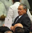 <p>O presidente cubano, Raúl Castro, foi reeleito hoje para seu último mandato</p>  Foto: EFE