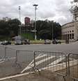 <p>Grades são colocadas para impedir acesso à Praça Charles Miller, em frente ao Pacaembu, nesta quarta-feira</p>  Foto: Thiago Tufano / Terra