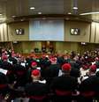 Cardeais se reúnem para conversas preliminares sobre o Conclave no Vaticano nesta segunda-feira  Foto: AFP