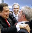 O ex-presidente Lula defendeu as ações de Chávez para a integração regional  Foto: AFP