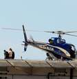 O traficante Luiz Fernando da Costa, Fernandinho Beira-Mar chega de helicóptero para seu julgamento no Tribunal de Justiça do Rio de Janeiro (TJ-RJ) na manhã desta terça-feira.   Foto:  Luiz Roberto Lima / Futura Press