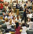 Manifestantes protestam contra a política de cotas em audiência pública realizada na Assembleia Legislativa de São Paulo  Foto: Alesp / Divulgação