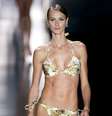 <p>Renata Kuerten desfilou pela Água de Coco no último SPFW</p>  Foto: Bruno Santos / Terra
