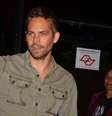 <p>O ator posou para fotos antes do desfile da Colcci</p>  Foto: AgNews