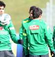 <p>Convocado para a Seleção Brasileira em março (foto), Diego Costa está próximo da seleção espanhola</p>  Foto: Mowa Press / Divulgação