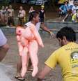 <p>Em 2013, trote na USP São Carlos teve boneca inflável e simulação de sexo - universidade abriu investigação para apurar o que aconteceu</p>  Foto: Frente Feminista / Divulgação