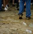 <p>Lama foi uma das principais reclamações dos fãs no primeiro dia do Lollapalooza 2013</p>  Foto: Fernando Borges / Terra
