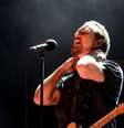 <p>O quinteto liderado por Eddie Vedder se apresentou no palco Cidade Jardim</p>  Foto: Ricardo Matsukawa / Terra