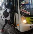 <p>A Ilha é um bairro que tem apenas uma mesma entrada e saída para veículos terrestres, e é refém também de um duopólio de empresas de ônibus</p>  Foto: Mauro Pimentel / Terra