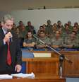 <p>O major Gerson da Rosa Pereira, chefe do estado maior do 4º Comando Regional dos Bombeiros, na audiência da Comissão Parlamentar de Inquérito (CPI) da Câmara de Vereadores de Santa Maria </p>  Foto: Luiz Roese / Especial para Terra